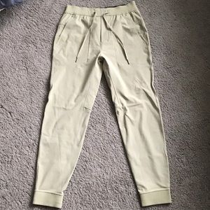 lululemon men's khaki joggers